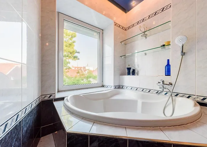 Centre * Κλαϊπέντα